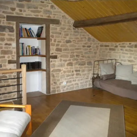 Maison Independante Avec Grand Parc Arbore, Proche De La Nature Et Des Lacs - Fr-1-611-18 Fays-Billot